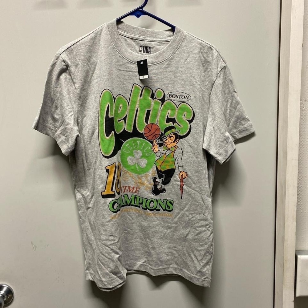 NBA T-Shirt Mens Boston Celtics 18x Champions Graphic Gray S NWT